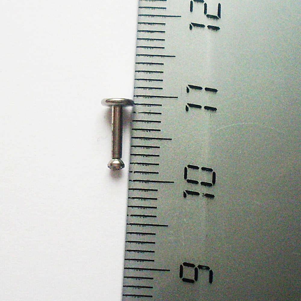 Лабретта для пирсинга губы 6 мм (внутренняя накрутка) с белыми кристаллом