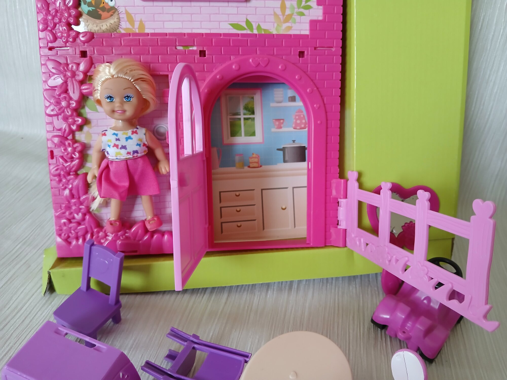 Игровой домик "На вилле" кукла, домик, мебель, машина, мотоцикл. кукла 11,5 см, домик 36 см. Домик в36*ш22*г22см.