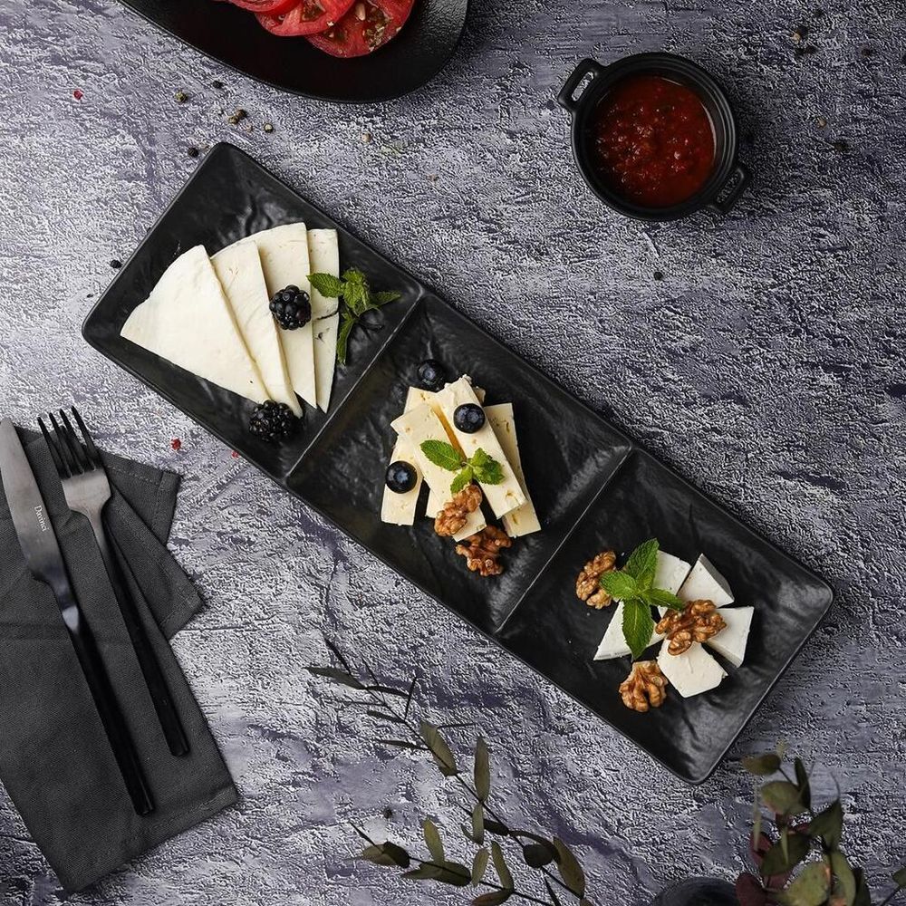 Блюдо прямоугольное 40*13 см h2,8 см с бортами Side Up2 и делениями Black Raw Stellar P.L. [1]