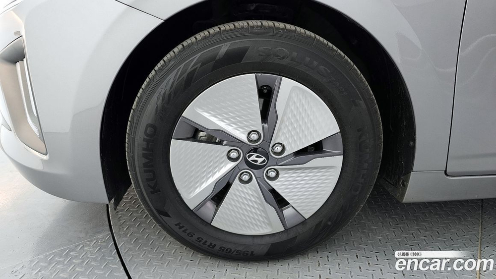 Hyundai The New Ionic Hybrid 1.6 HEV (09.2019)