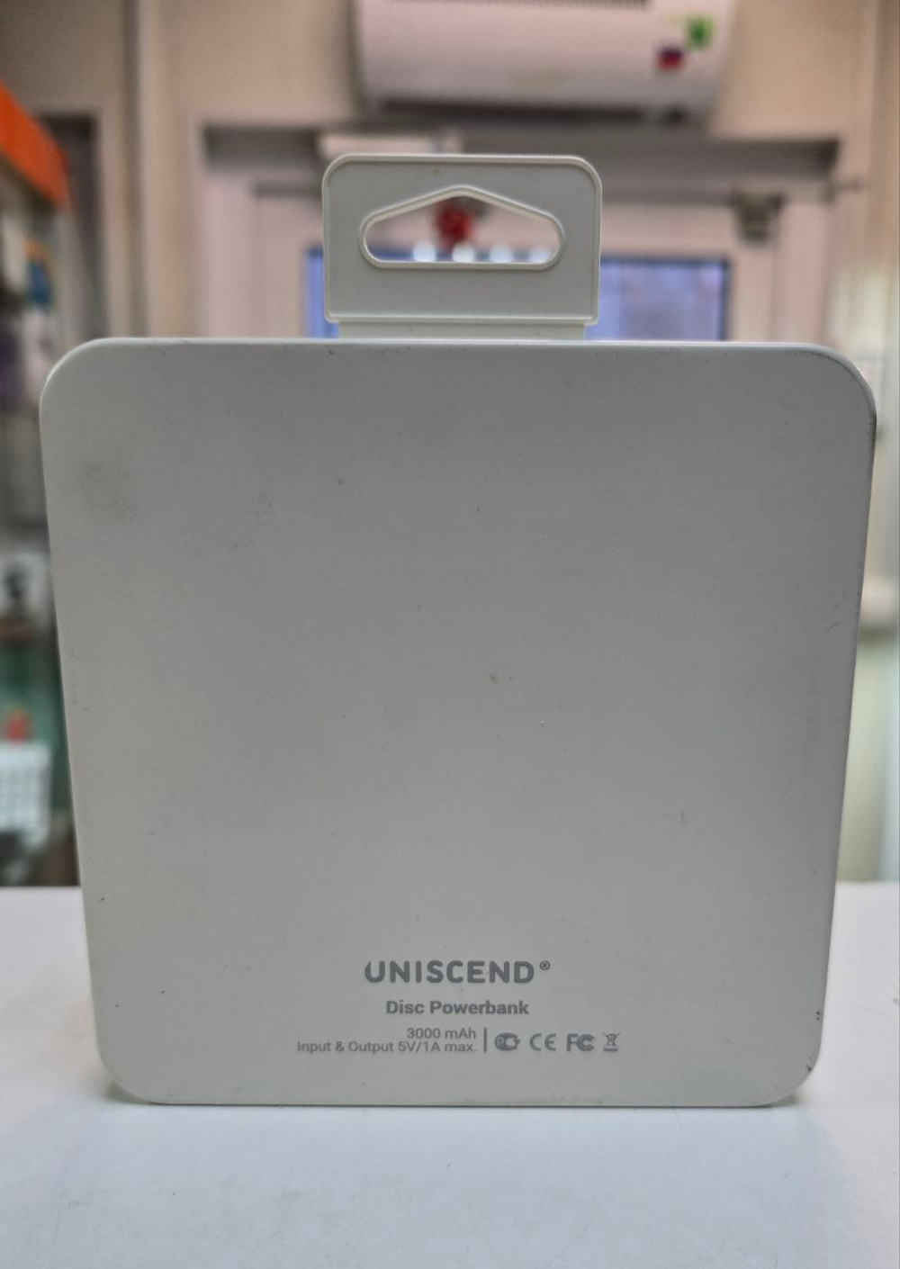 Внешний аккумулятор топлайн 3000mAh в коробке