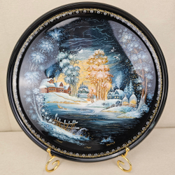 Сувенирная тарелка "Русская деревня" с росписью (лаковая миниатюрная  живопись)