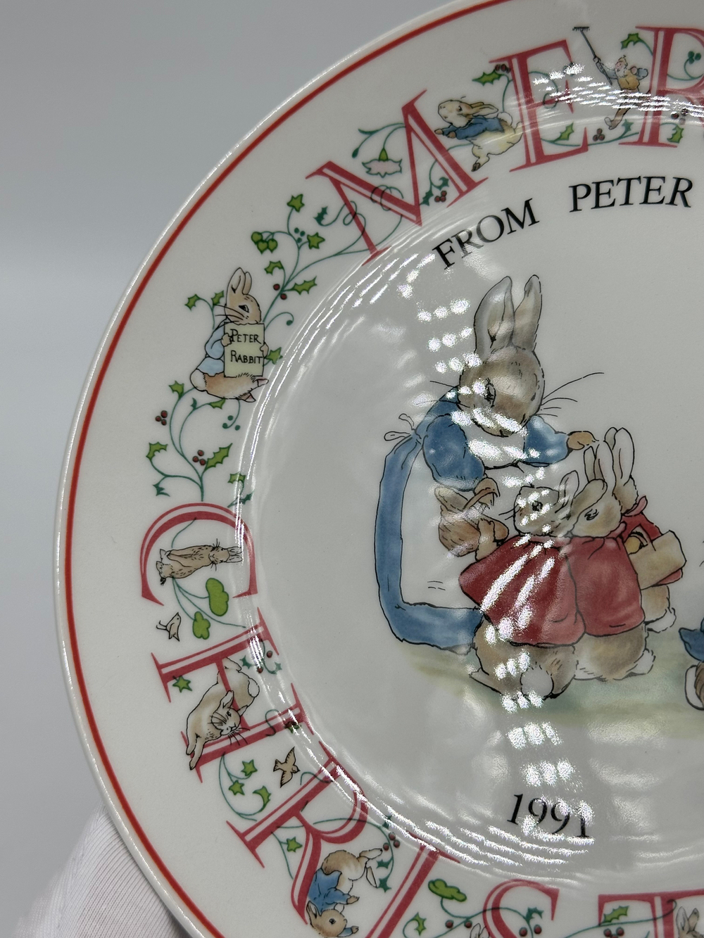 Тарелка Merry Christmas from Peter Rabbit Wedgwood 1991 год