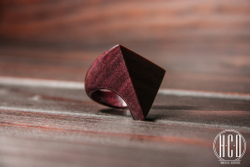 Деревянное кольцо "Треугольник" (Амарант)