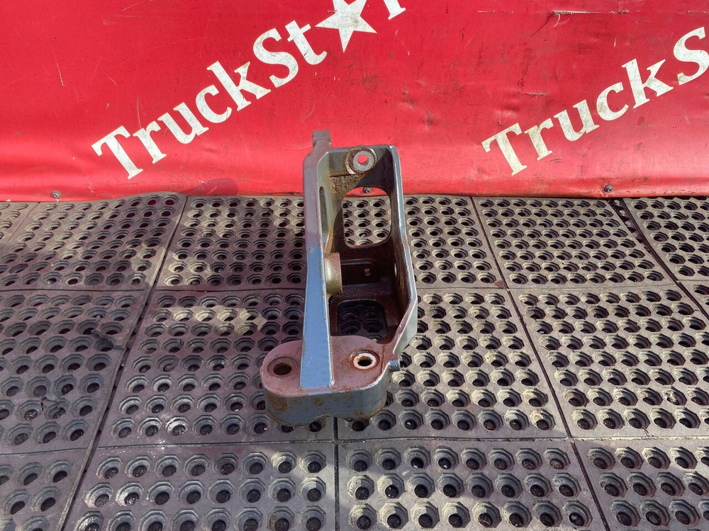 Кронштейн рессоры передней левый 2018г.