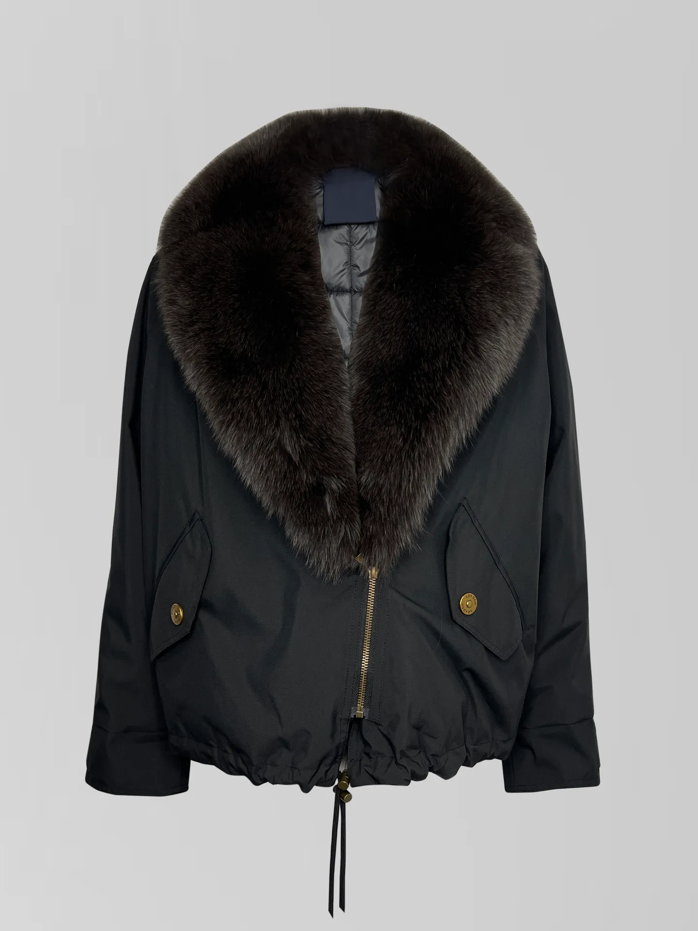 Куртка-парка однотонная на молнии с кулиской внизу и воротником из меха