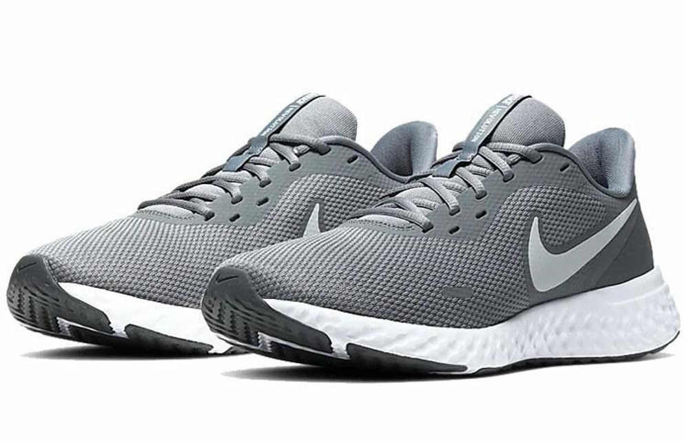 Кроссовки Nike Revolution 5