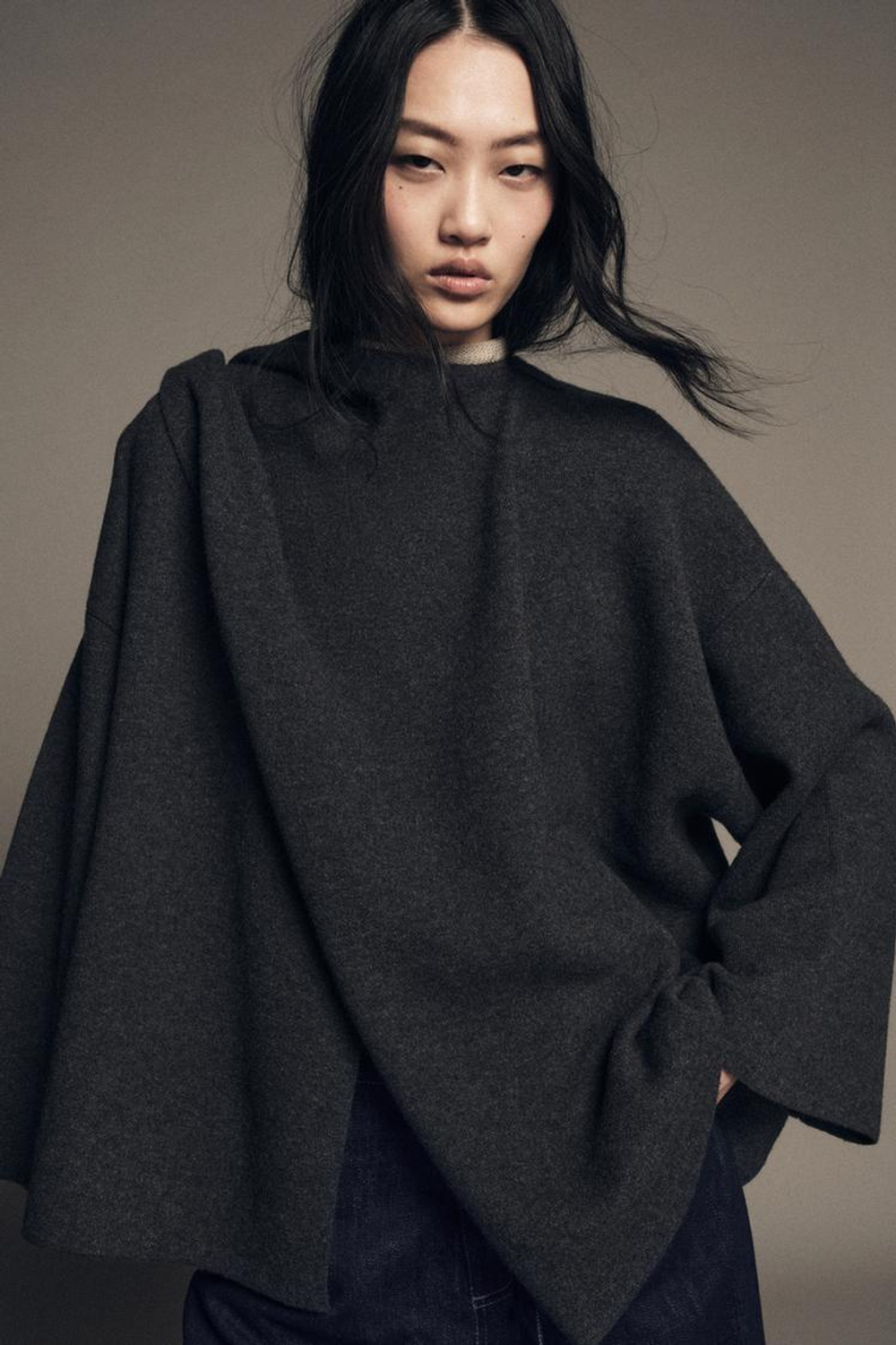 ZARA ТРИКОТАЖНАЯ НАКИДКА С ШАРФОМ, СЕРЫЙ