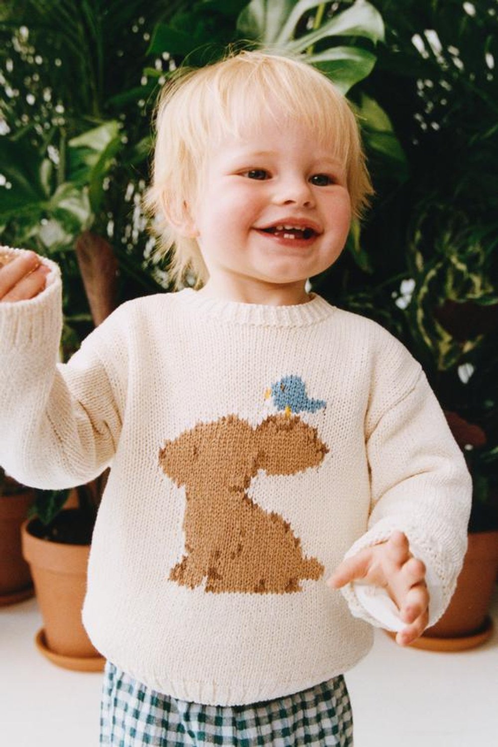 ZARA ВЯЗАНЫЙ СВИТЕР С ЗАЙЧИКОМ, ЭКРЮ