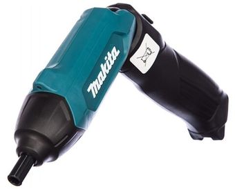 Аккумуляторная отвертка Makita DF001DW