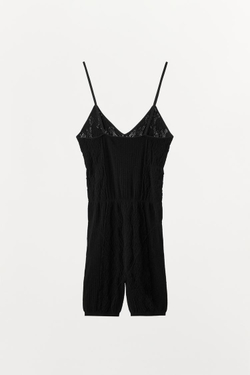 ZARA КОРОТКИЙ БЕСШОВНЫЙ КРУЖЕВНОЙ КОМБИНЕЗОН, ЧЕРНЫЙ