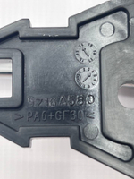 Ручка двери внутренняя правая MIТSUBISНI. 5716A580. Оригинал.