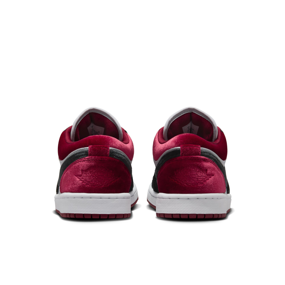 Кроссовки Jordan Air Jordan 1 Low Se Velvetblackgym Red (Женская размерная сетка)