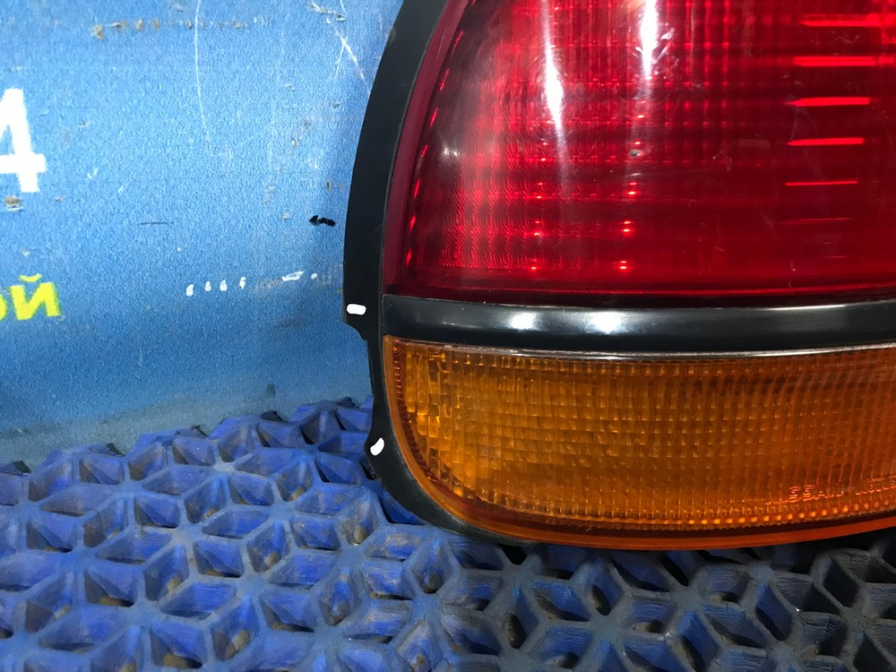 Стоп левый NISSAN BLUEBIRD 1993