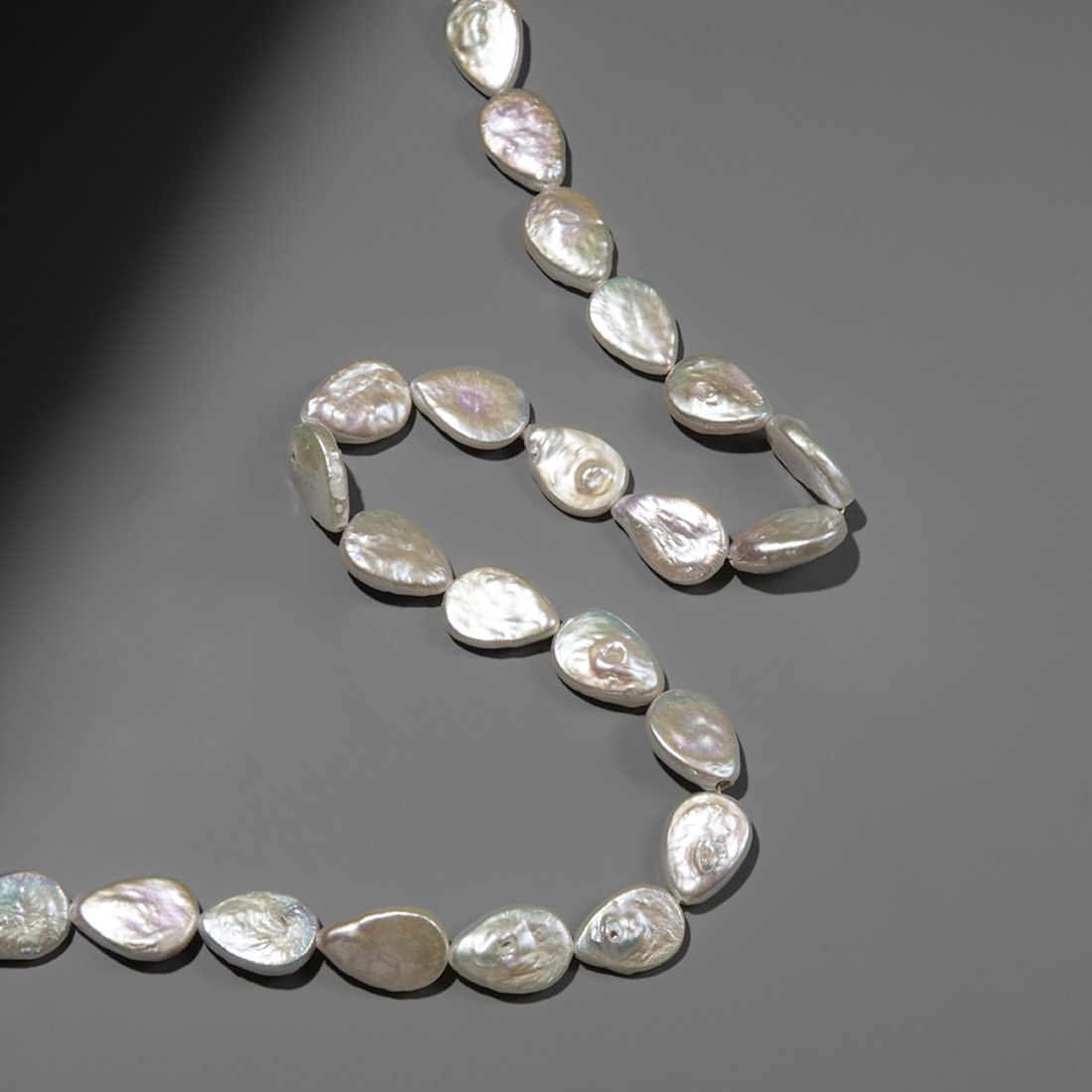 Жемчуг культивированный в форме капель, белый, 10*14мм