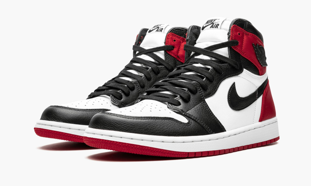 Nike Air Jordan 1 Retro High Satin Black Toe W 24 990 TAKE THE BEST