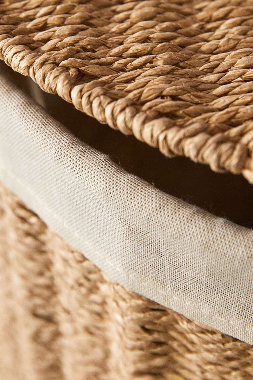 ZARA HOME ОВАЛЬНАЯ КОРЗИНА С ТКАНЕВОЙ ПОДКЛАДКОЙ, СВЕТЛО-БЕЖЕВЫЙ