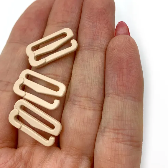 Крючок для бретели бежевый матовый 15 мм (цв. 126), Arta-F