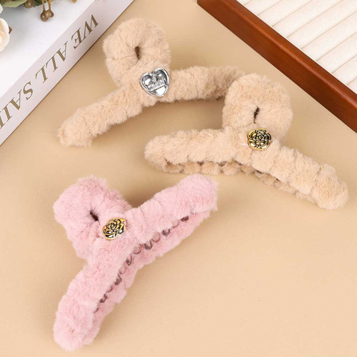 Заколка-краб плюшевая