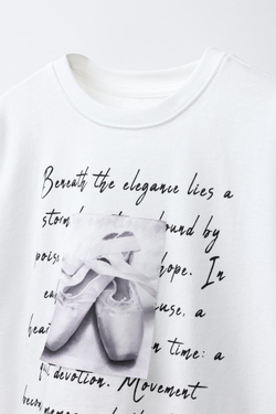 ZARA ЛОНГСЛИВ С ФОТОПРИНТОМ «БАЛЕТ», ЖЕЛТОВАТО-БЕЛЫЙ