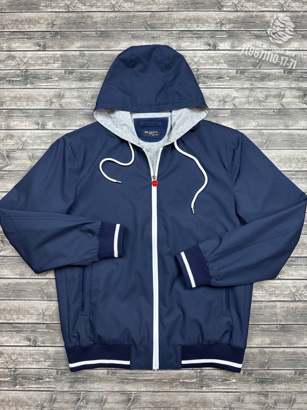 Бомбер с капюшоном Kiton