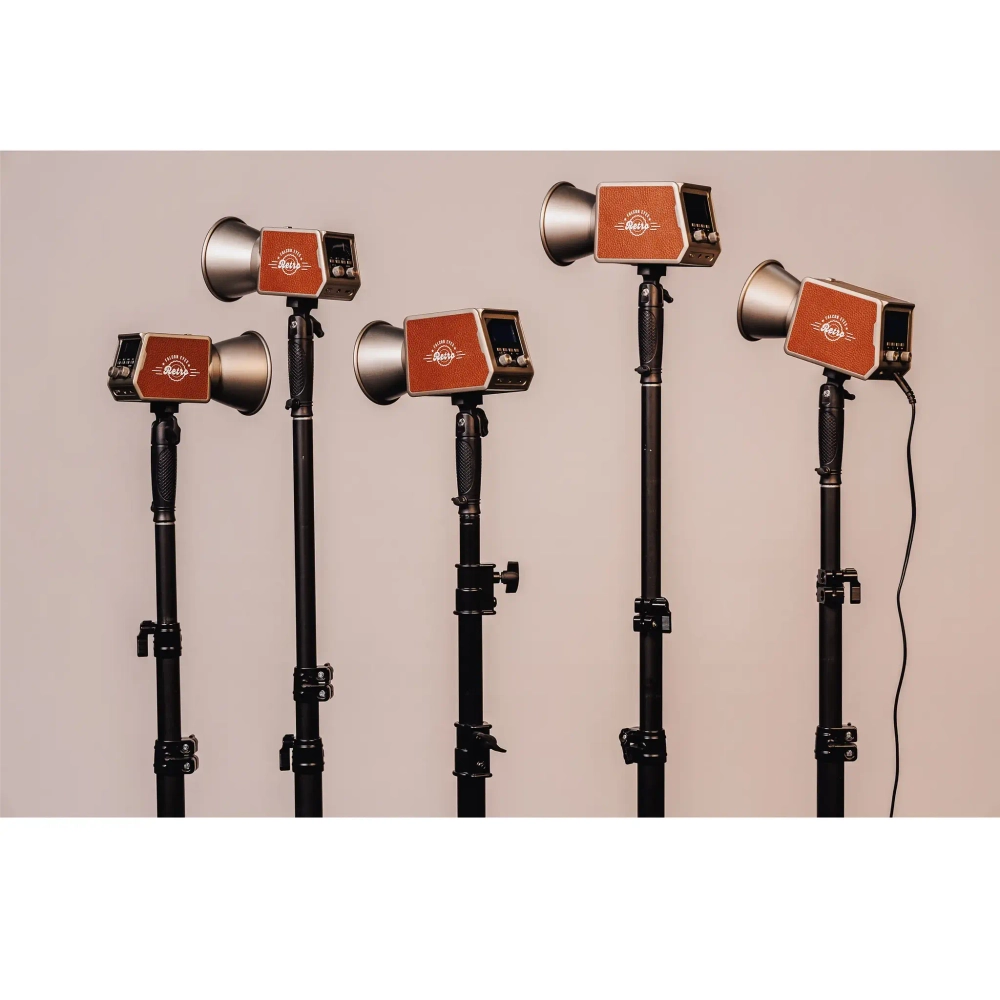 Осветитель светодиодный Falcon Eyes Retro 100B аккумуляторный