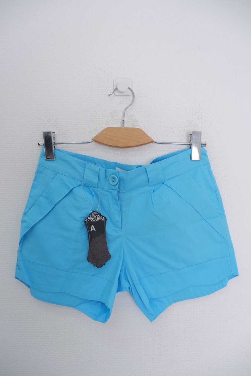 Шорты тонкие 40 размер, новые