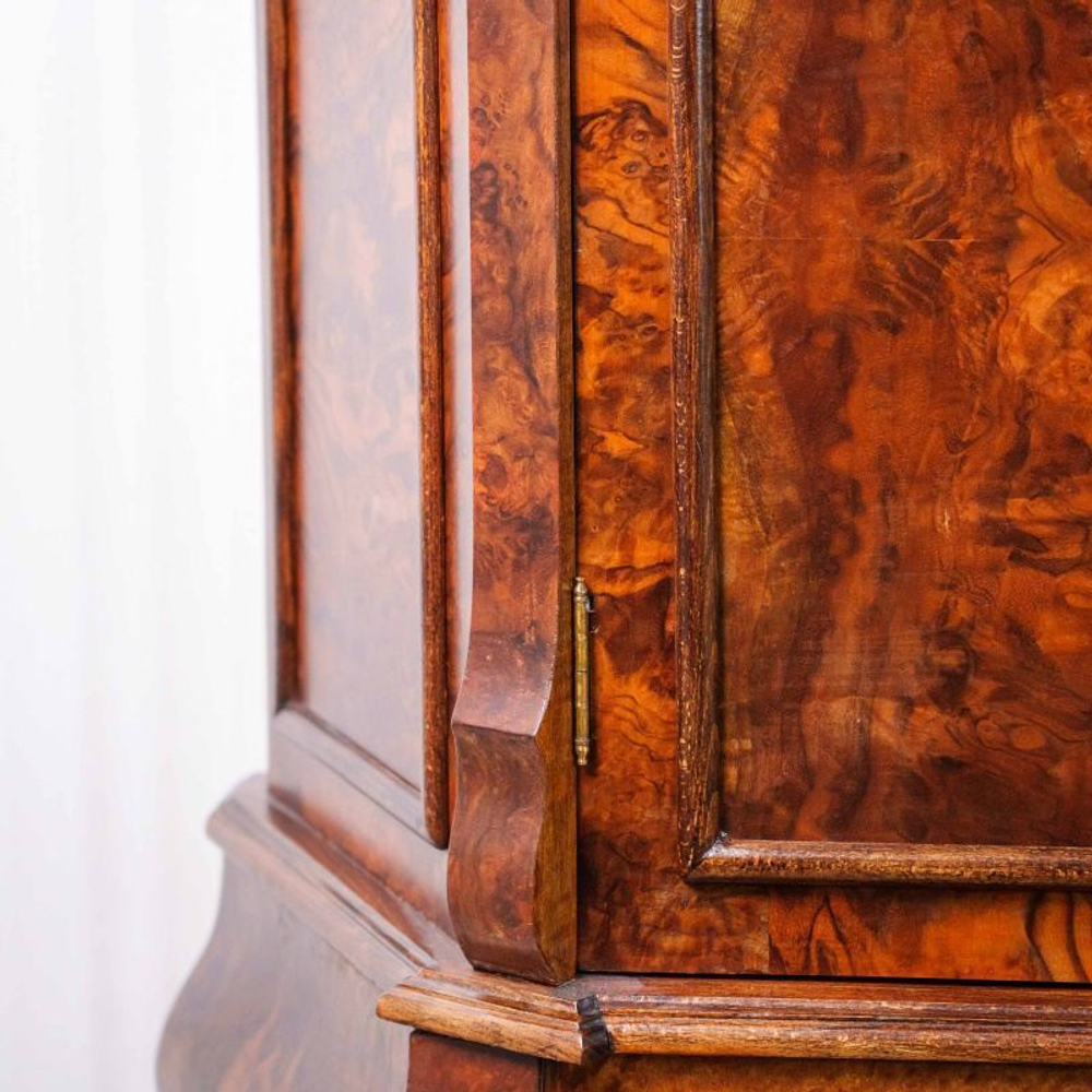 Шкаф — витрина