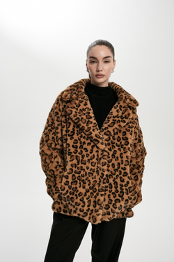 Полушубок леопард бежевый