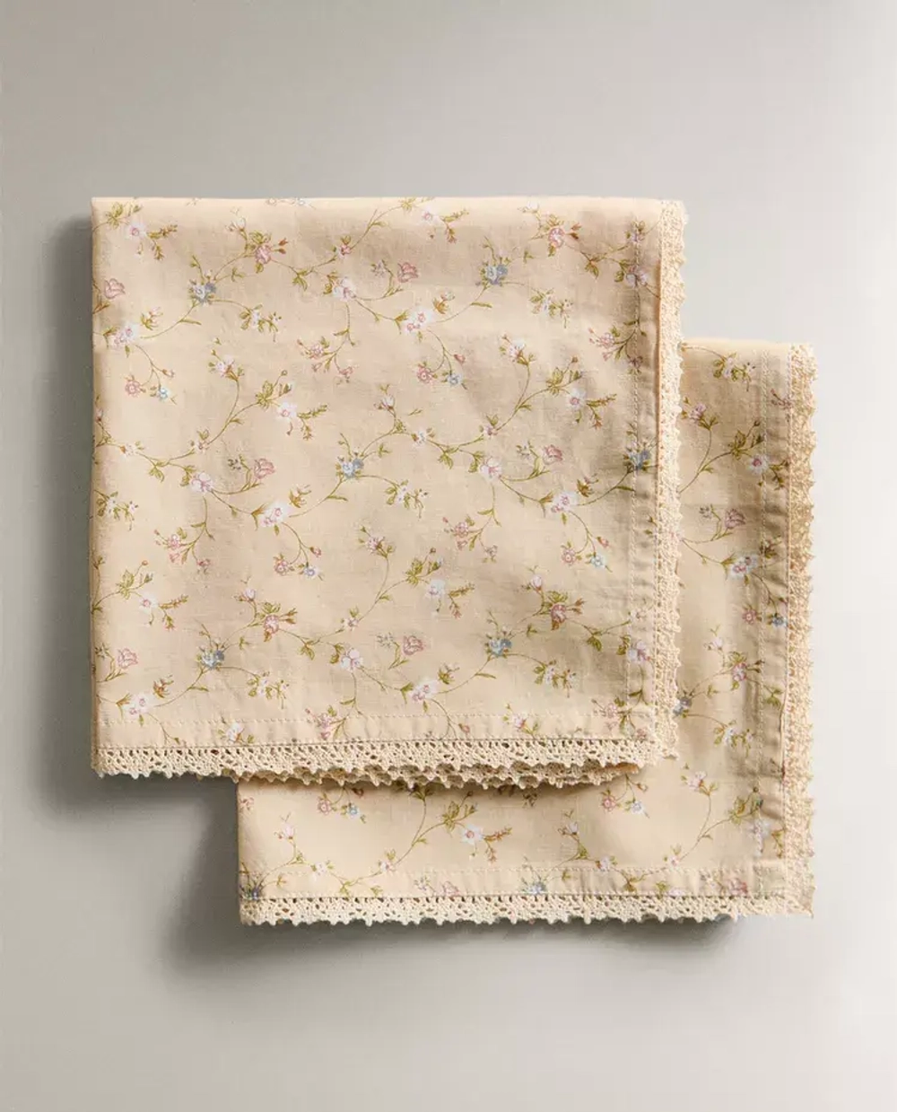 ZARA HOME ХЛОПКОВАЯ САЛФЕТКА С ЦВЕТОЧНЫМ ПРИНТОМ (НАБОР ИЗ 2 ШТ.), ЖЕЛТО-ОРАНЖЕВЫЙ