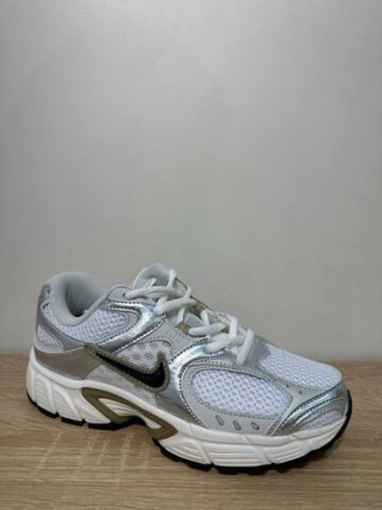 Кроссовки из натуральной кожи