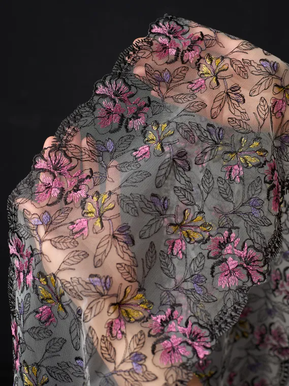 05-169 ОПТ Вышивка на неэл. сетке 21 см, айвори/розовый/желтый/черный