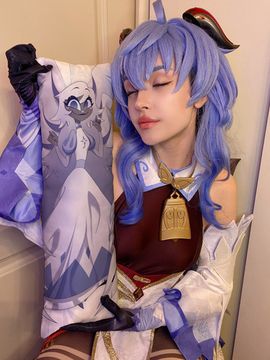 Мини дакимакура Эмили Отель Хазбин арт. M1297, 60х20 см