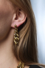 Серьги пусеты шарик и цепи из разных звеньев, оттенок золото