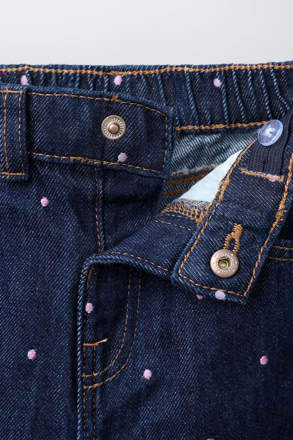 ZARA ДЖИНСЫ MOM FIT С ВЫШИВКОЙ, ВЫЦВЕТШИЙ СИНИЙ