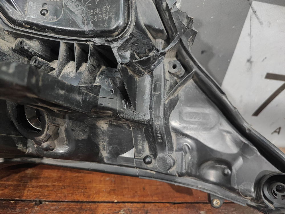 Фара левая ксенон Toyota RAV4 IV (XA40) 12-15 Б/У Оригинал 8118542572