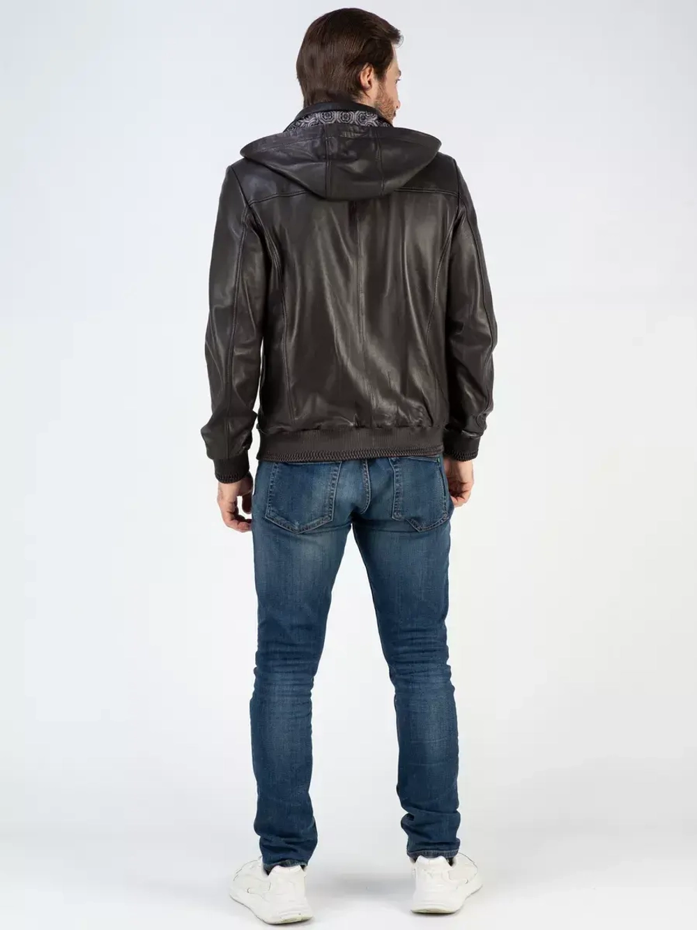 Кожаная куртка демисезонная с капюшоном