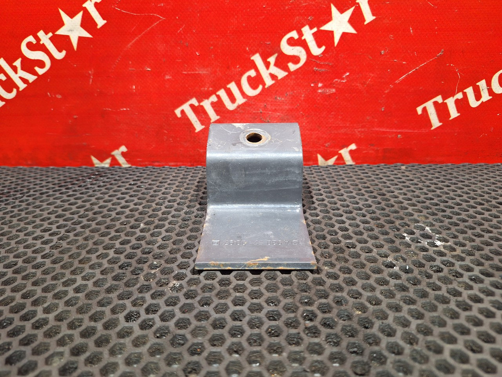 Кронштейн крыла заднего 2018г.