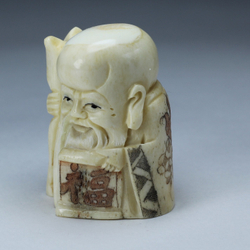 Нэцкэ Шоусин бог долголетья с иероглифом счастье