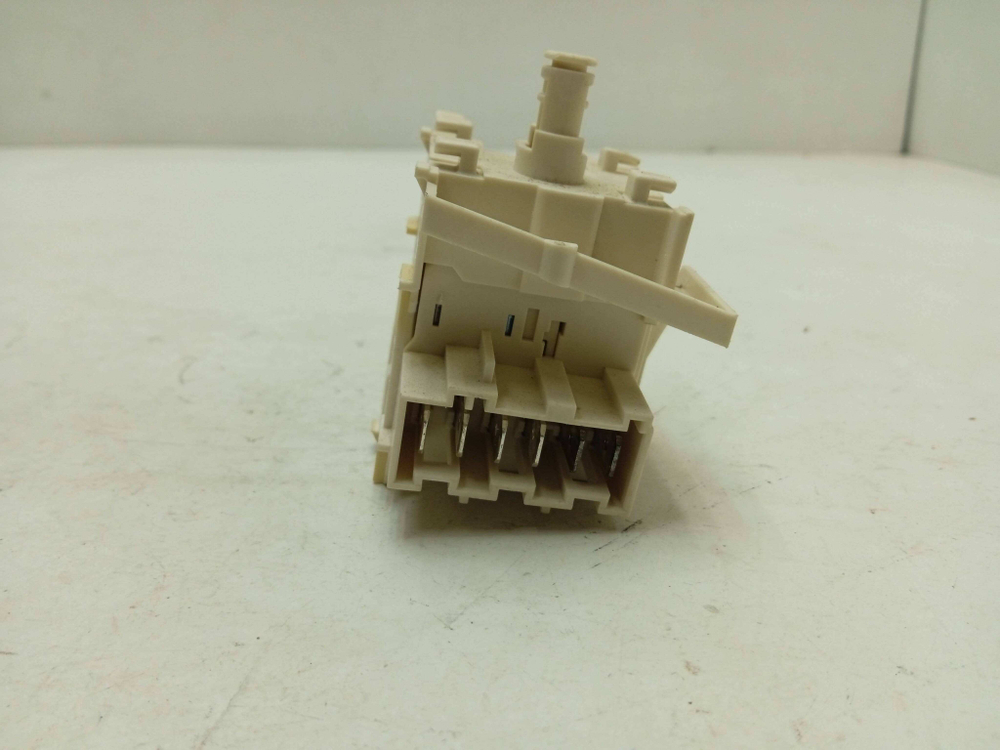 SRV55T03EU/30 ктп17 Сетевая кнопка для посудомоечной машины Bosch 5600052536 б/у