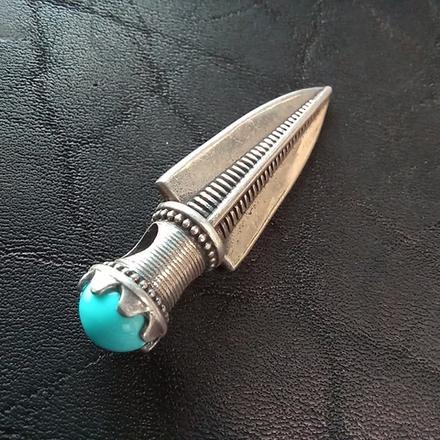 Подвеска. Стрела Перуна малая с камнем