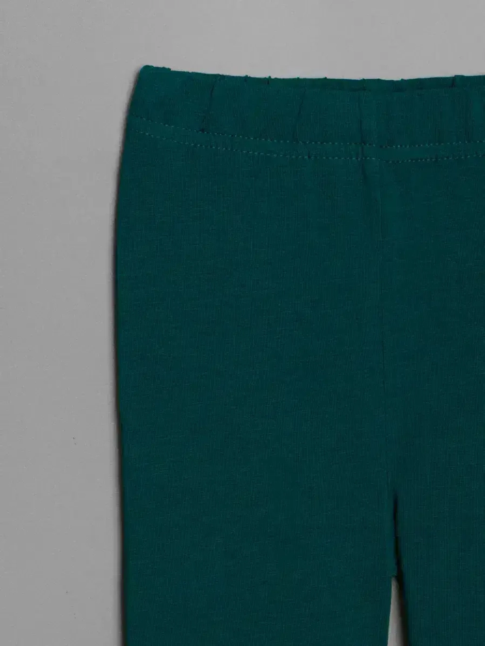 Летний костюм для девочки с леггинсами