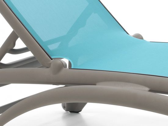 Шезлонг-лежак пластиковый Atlantico