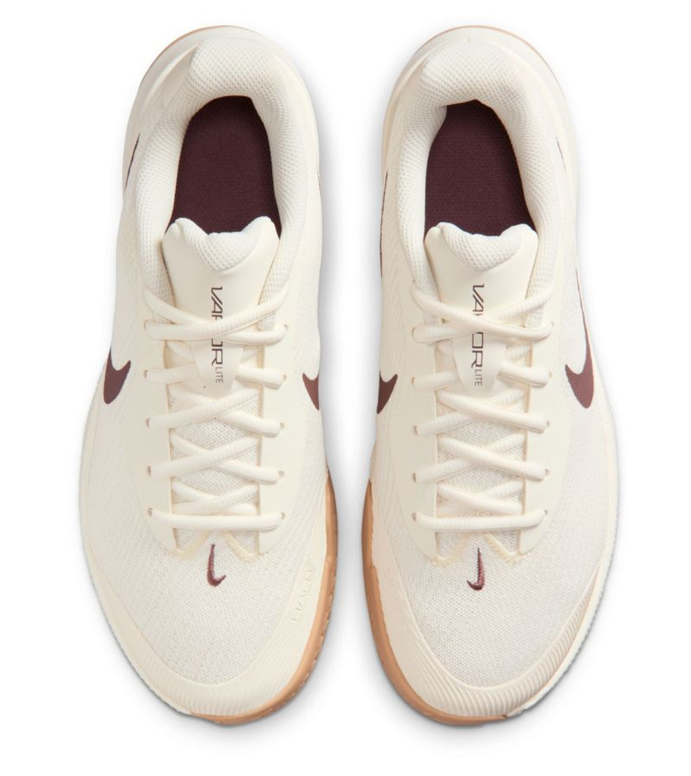Женские Кроссовки теннисные Nike Vapor Lite 3 - pale ivory/vachetta tan/tattoo