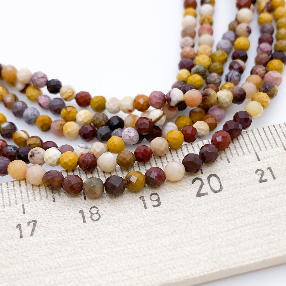 Мукаит граненый, размер около 3,1-3,3 мм, цена за нить 38 см