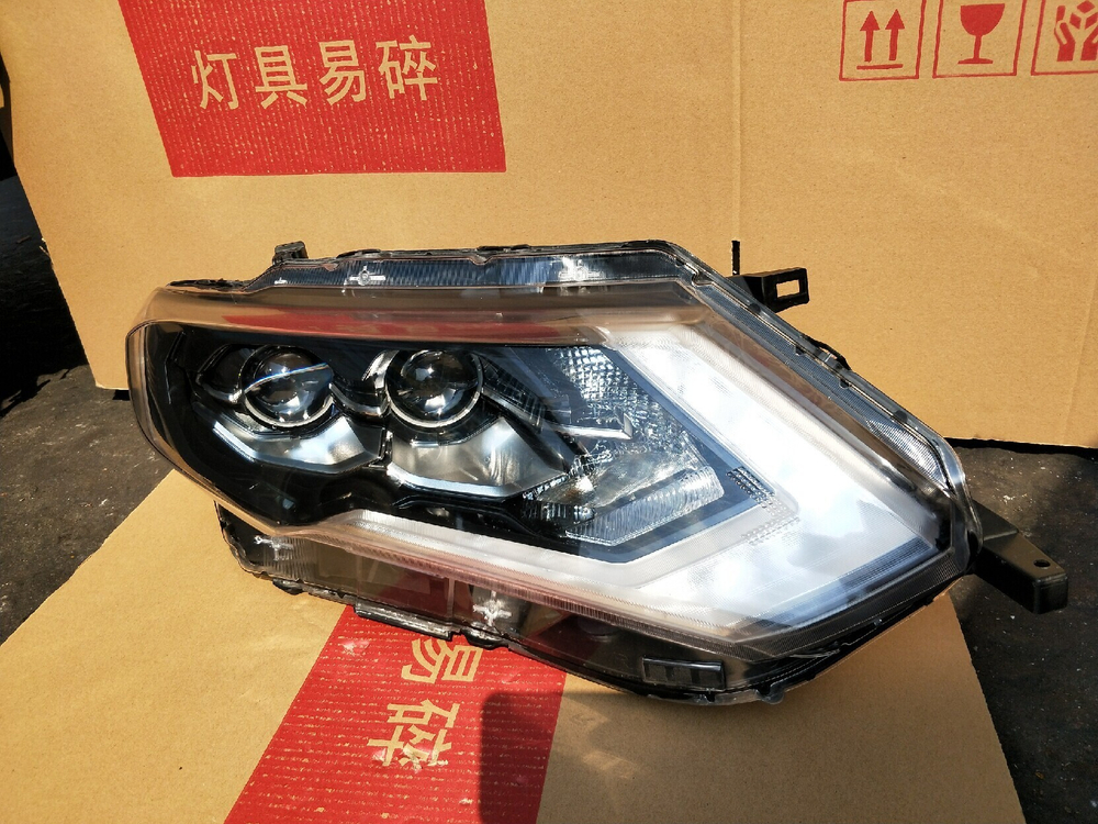 Оригинальные LED фары высокого уровня для Nissan X-Trail T32 2017