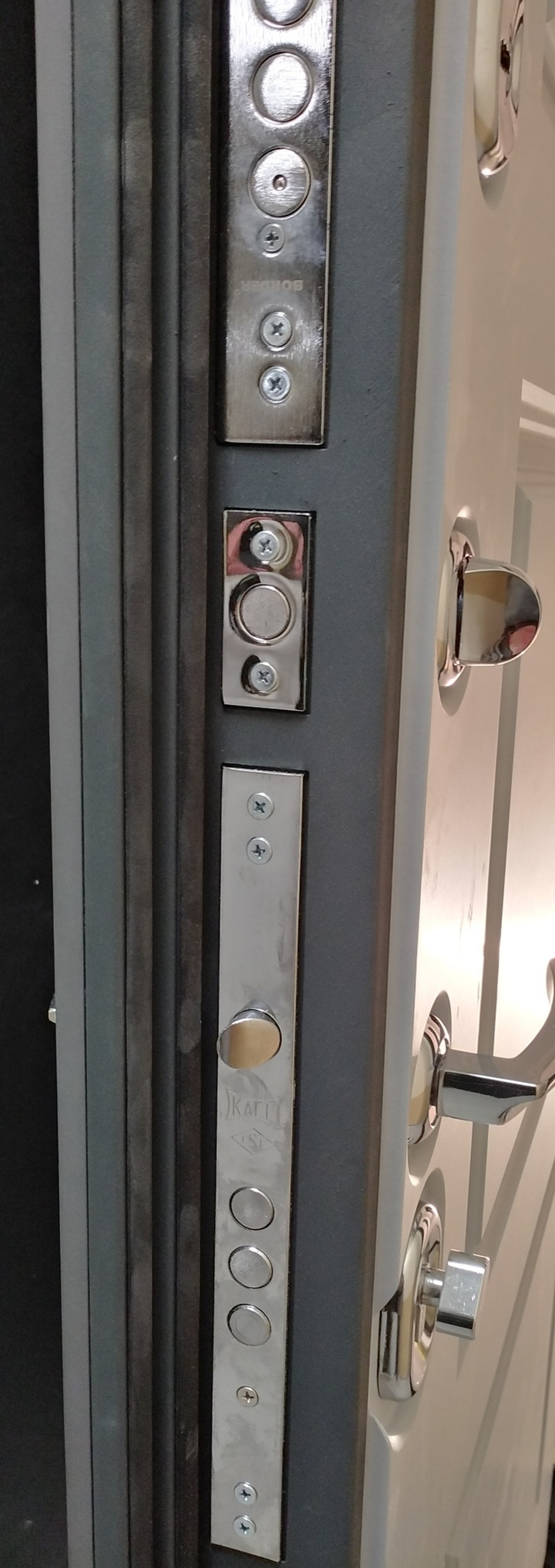 Входная дверь с шумоизоляцией STR МХ-29 Ясень графит / Н-7 (белый матовый, без текстуры) 10мм