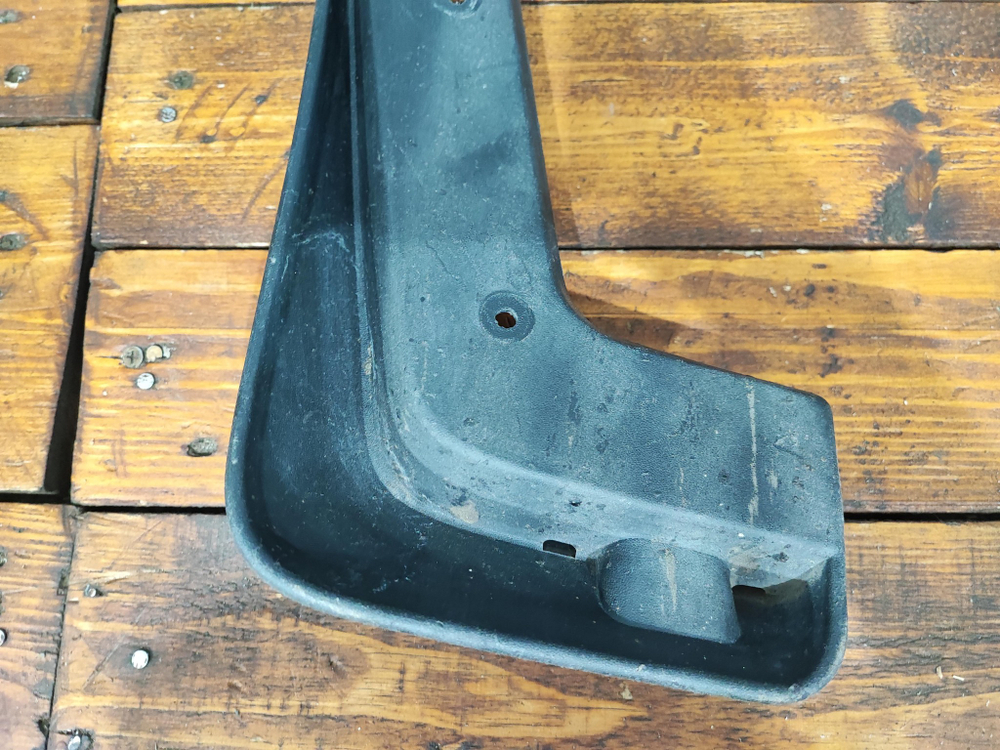 Брызговик задний правый Kia Sportage 4 (QL) 16-18 Б/У Оригинал 86842F1000