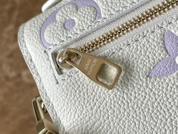 Louis Vuitton Pochette Metis East West