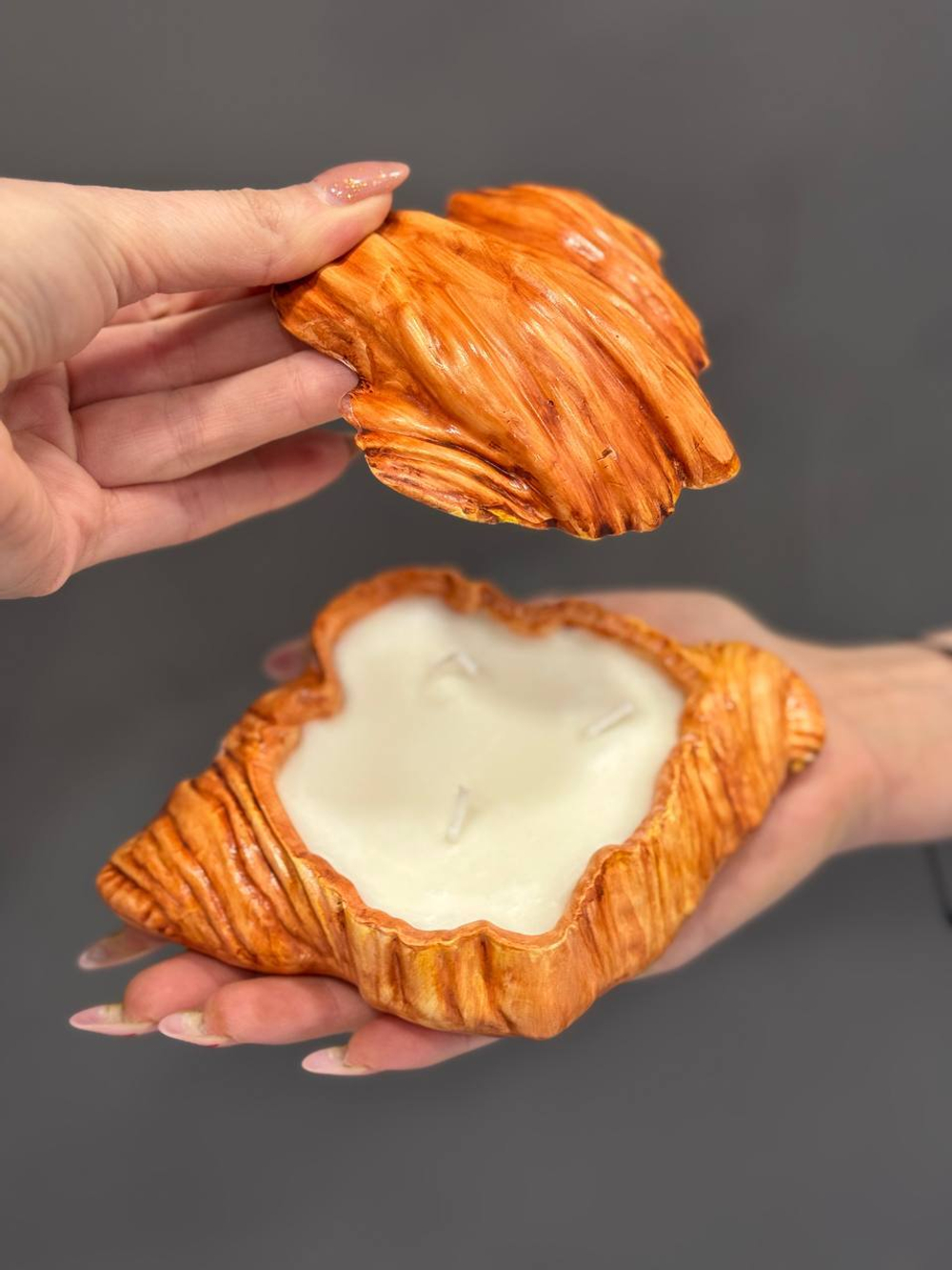 Свеча ручной работы "Круассан"